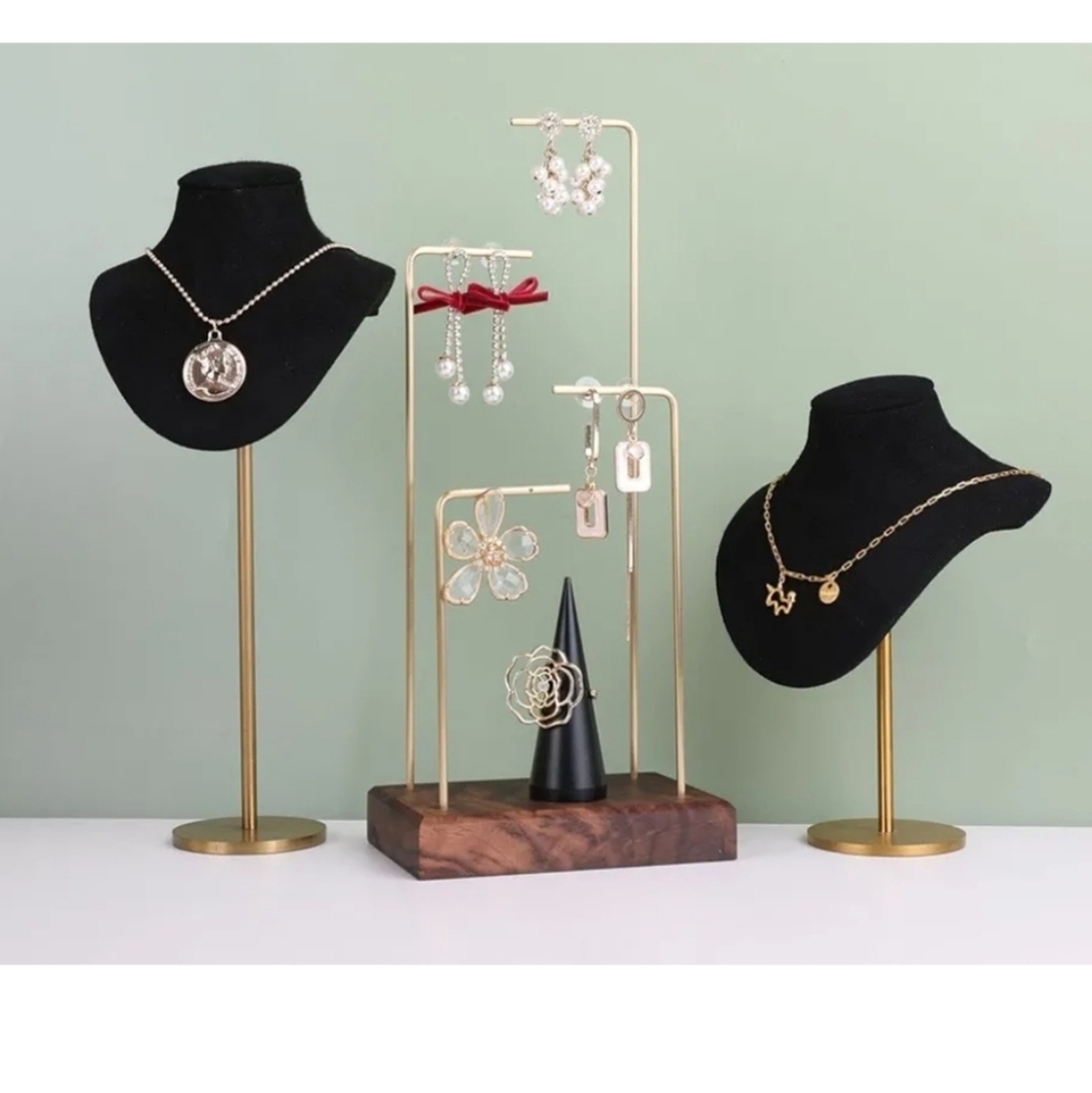 Elegant Velvet Necklace Display - Picture 2 of 14